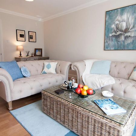 Lord Raglan House Apartments 2Br With Parking วินด์เซอร์ ภายนอก รูปภาพ
