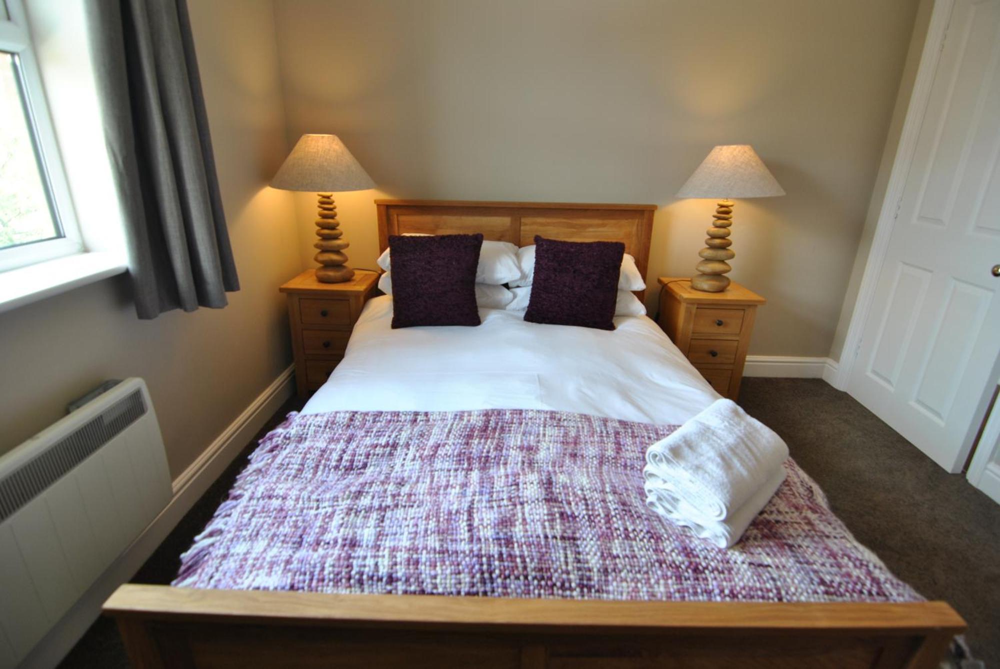 Lord Raglan House Apartments 2Br With Parking วินด์เซอร์ ภายนอก รูปภาพ
