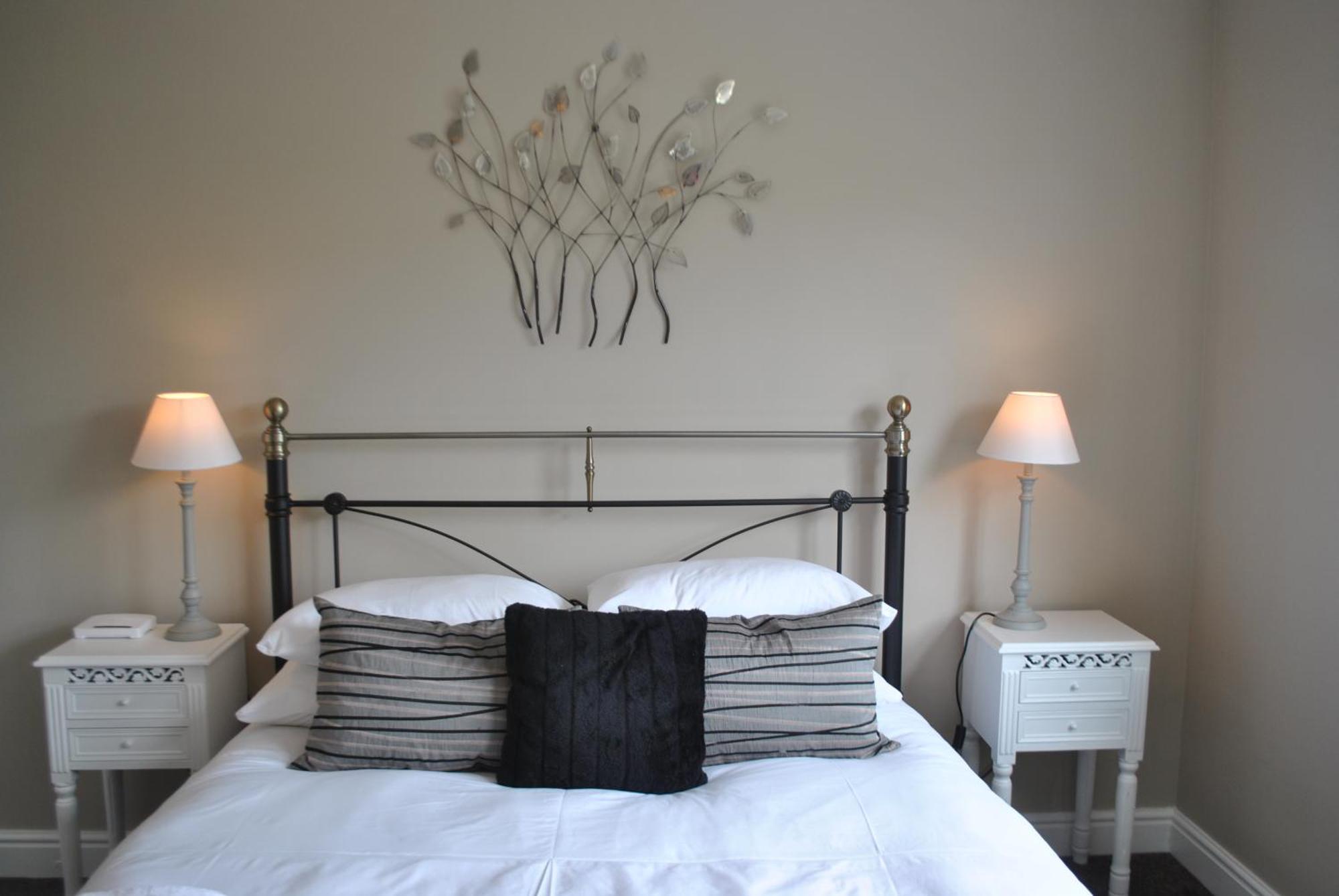 Lord Raglan House Apartments 2Br With Parking วินด์เซอร์ ภายนอก รูปภาพ